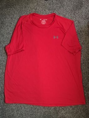 Under Armour Men’s Red Short-Sleeve Performance Tee